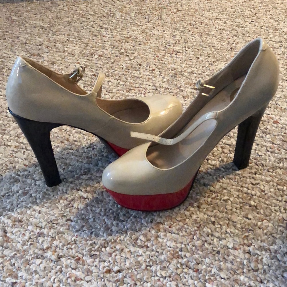 Guess Heel